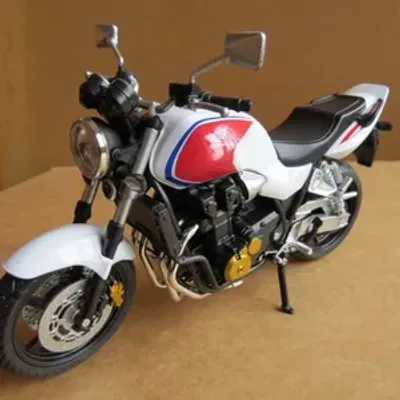 خرید ماکت ماکت موتور هندا Honda CB1300 مقیاس 1/12 - مقیاس 1:12 - برند سایر برند ها